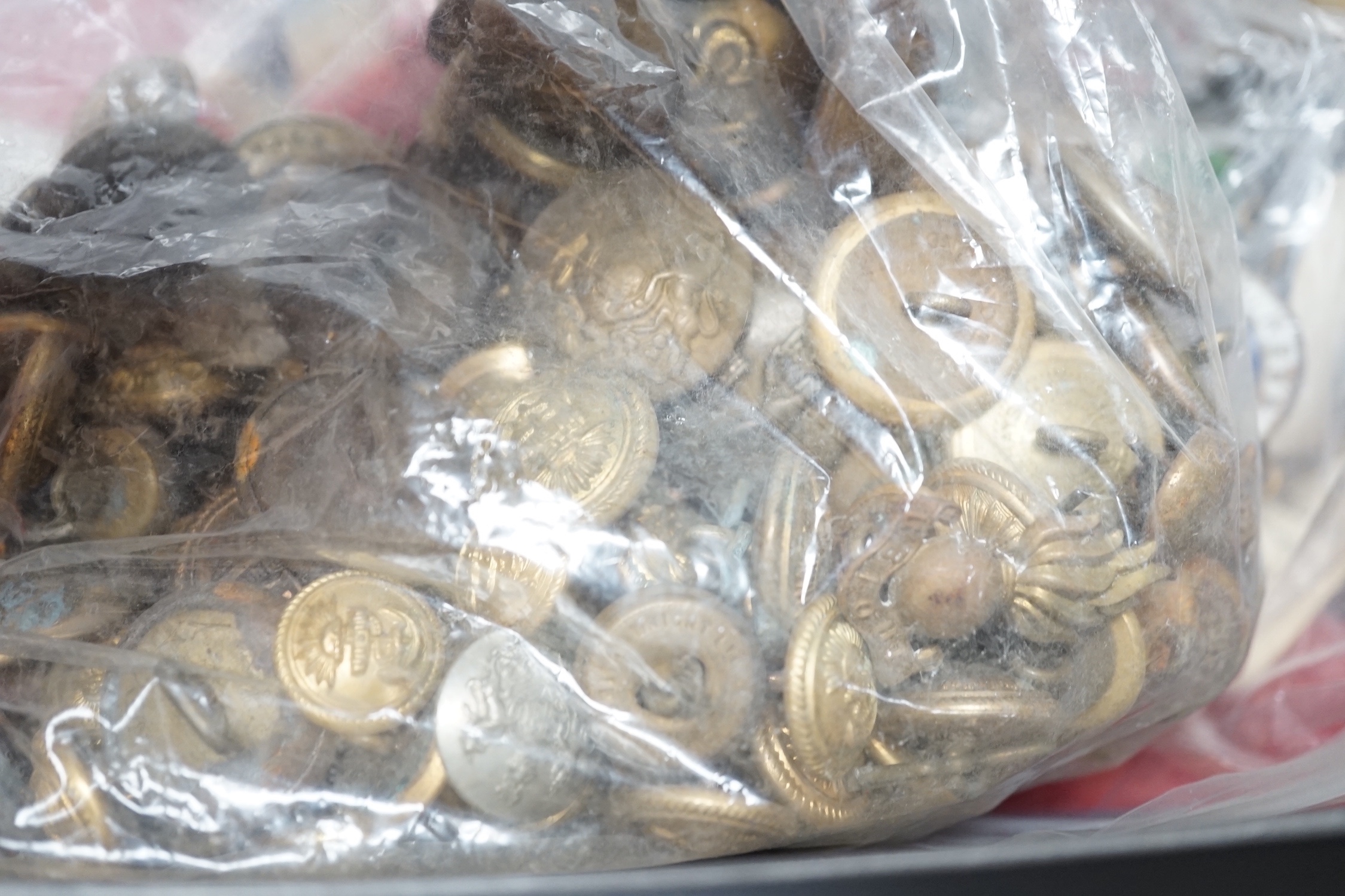 A collection of mixed collectables to include a plated Mercury car mascot, military badges and buttons, a plated double bass vesta on silver Albert, faux tortoishell snuff box etc.